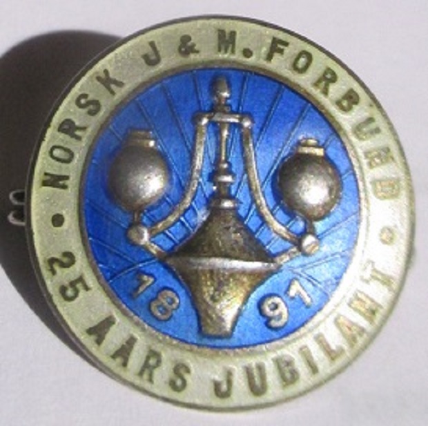 XXM2018M Norwegian J & M 25th years medal 1916